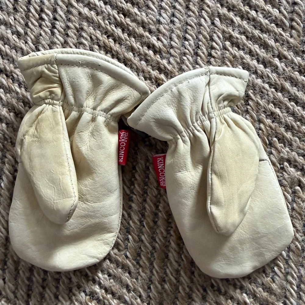 Cream Kids Mittens